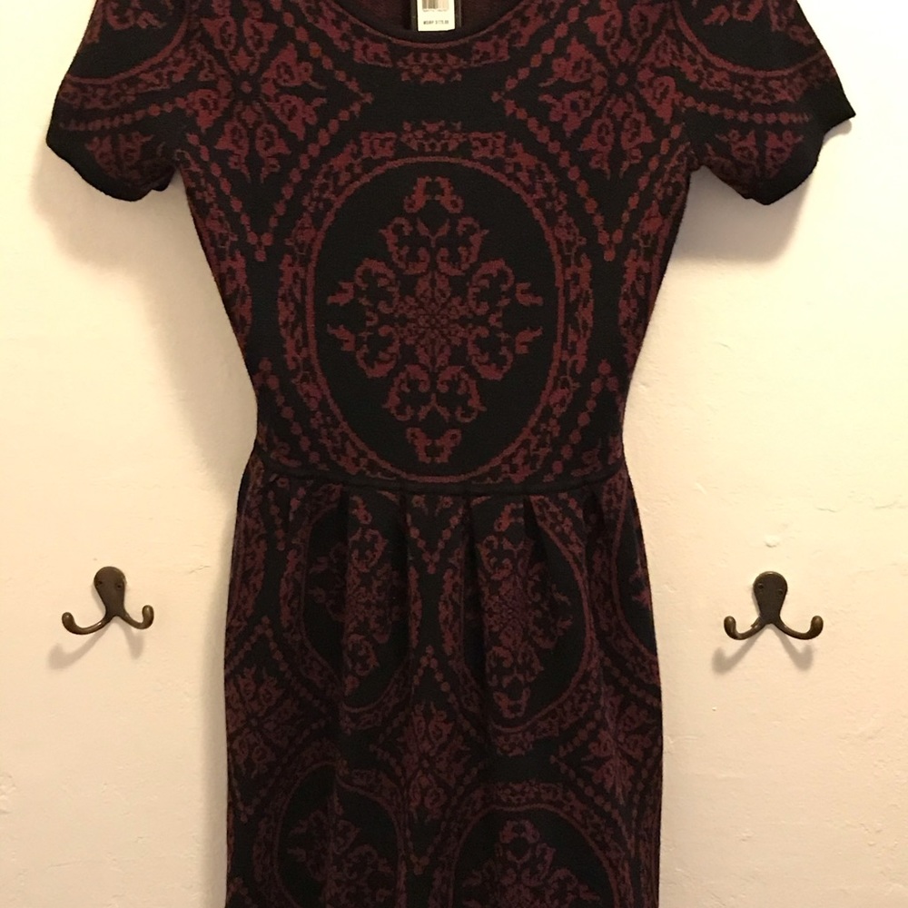 Dress - Picture 2 of 3